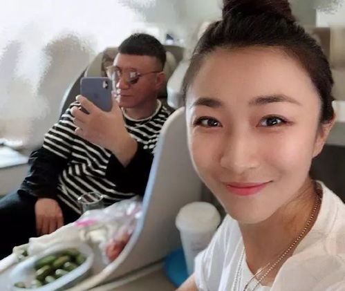  孙红雷晒与妻子合影撒狗粮,网友颜王的自恋有毒