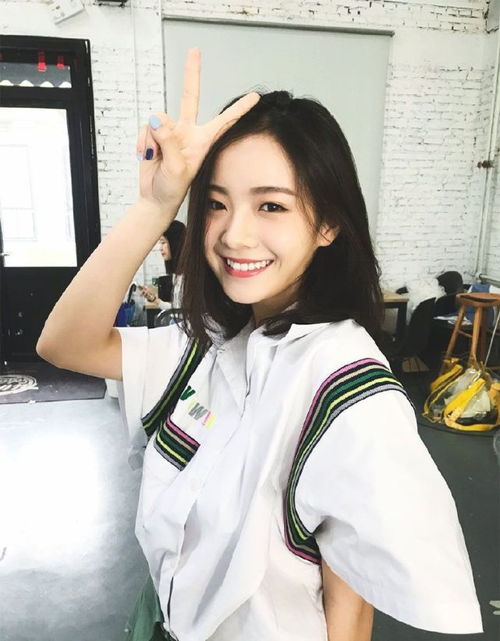 关于超越的头像李庚希