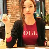  纯红色背景微信女生头像微信头像图片大全