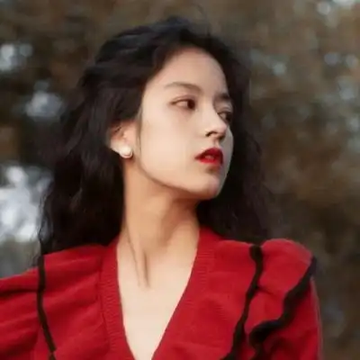  林鲸落红色系列女生唯美头像.