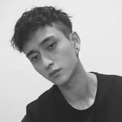  男生头像黑白酷帅真人遇到了纯情的男头一定要换上