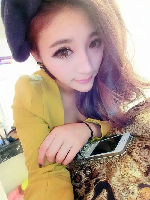  图片上的女的叫什么