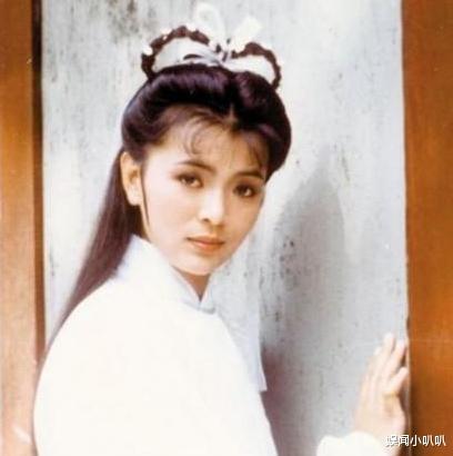  她是金庸心中最美的小龙女,周润发曾为她情伤,最后却皈依佛门