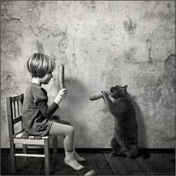  猫咪与小孩的成长写真