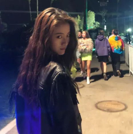  张雪迎清纯人设崩塌看到她的烟熏妆,网友夜店女神太酷了