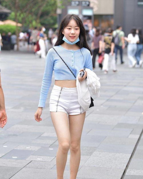  高挑多姿的瑜伽裤美女,简约中透着个性感,更加雅致