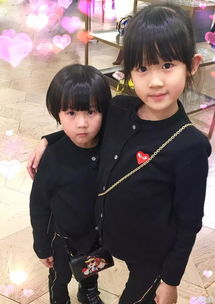  陆毅三胎终于得子陪女儿参加学校运动会,手里抱的宝宝很抢眼