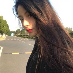  女生头像高清自然唯美好看图片人潮拥挤边走边爱怕什么孤独