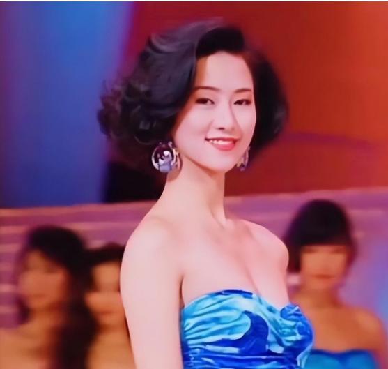  翁虹16岁女儿准备出道,酷爱做美食,遗传了妈妈的高颜值