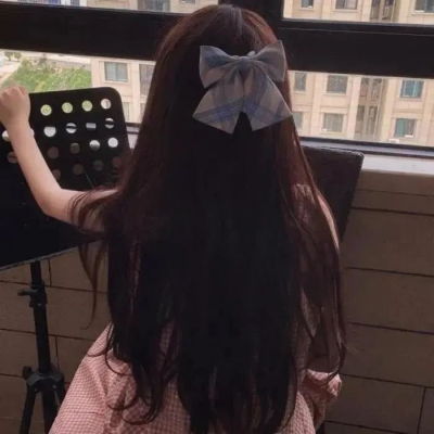  真人女生头像背影不露脸