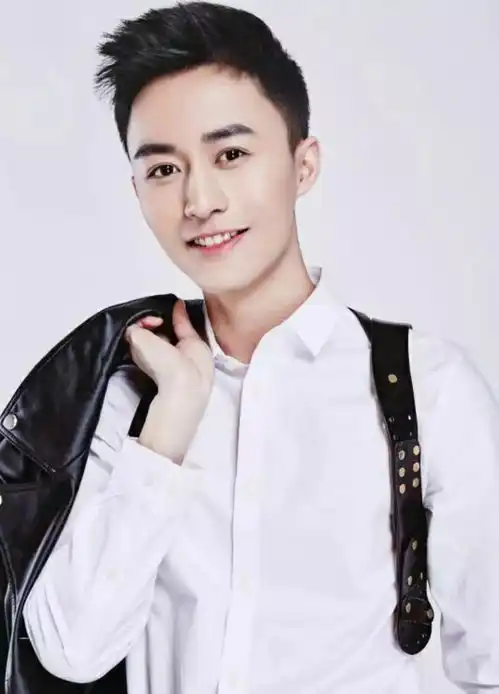  本周开机余男王景春过渡空间姜潮毛晓彤我的机器人男友李柏蓉唐诗三百案等