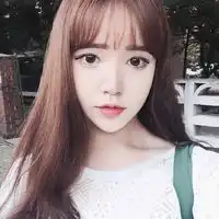  温柔90后女生头像红的像火,亮的像阳,美的像画