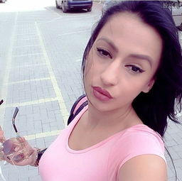  女主播胸口敞开真空试镜爆乳一览无遗诱惑至极