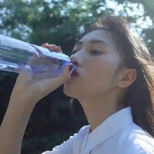 小众高颜值微信头像 小众高颜值微信头像