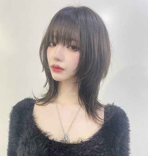  潮流发型大揭秘从推边到锁骨,哪款最能撩动你的心弦