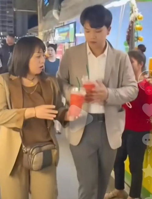  解清帅直播业绩惊人,大妹喊解爸为峰哥,大哥大嫂异国撒狗粮