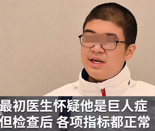 14岁男孩身高2米21,挑战吉尼斯世界纪录,自曝高个子烦恼多