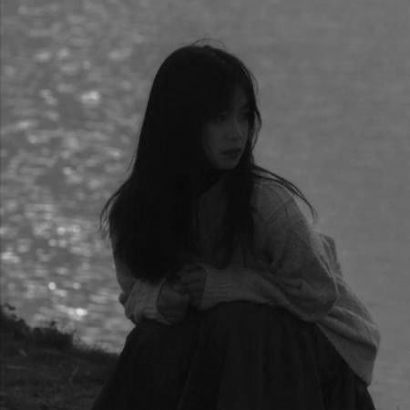  微信黑白女生颓废伤感头像,浪漫和极端都还给你
