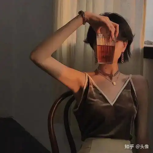 丧系女生头像