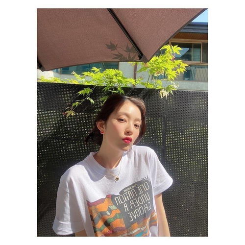  redvelvetirene,连日常照片都完美无缺...拥有耀眼美貌仙女