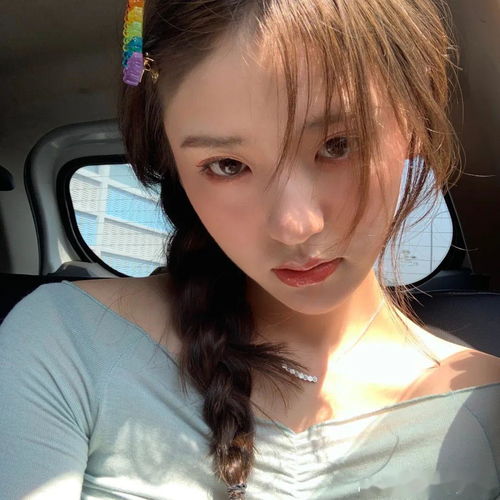  昔日四脸复制粘贴的嘟嘴网红姐妹花,如今互泼脏水,上演宫斗剧