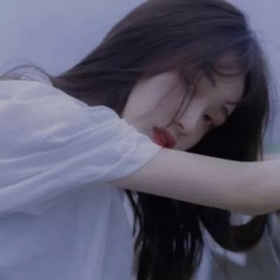  伤感女头侧脸韩系高清低头伤感头像图