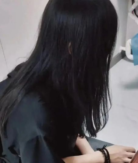  回顾男子带女儿看病被误为情侣,男子她是我女儿,20多岁