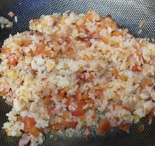  比蛋炒饭好吃的蛋包饭,遇到这道美食我从不嘴软,好吃到舔盘