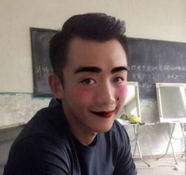  郑恺关晓彤互换头像怎么回事郑恺关晓彤互换头像原因揭秘