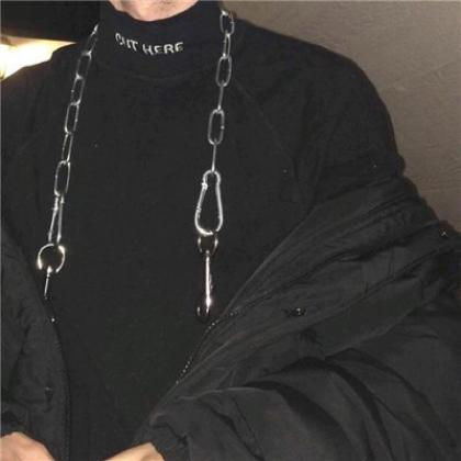  个性不露脸男生头像寂寞孤独伤感,沧桑的男人有失风度了