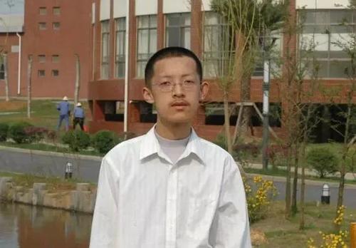  10年前,北大学生看破红尘,不顾父母反对仍出家,现在怎样
