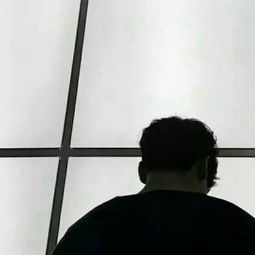 2018黑白情侣头像最新一男一女不带字上了我的贼船就别想靠岸