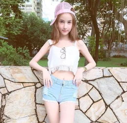  泰国14岁白嫩小伙变性性感辣妹,泰国变性太逆天了