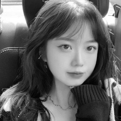  黑白头像女唯美高清图片