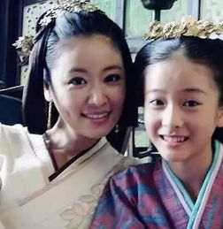  钟楚曦宋祖儿给我一个机场,立马变秀场