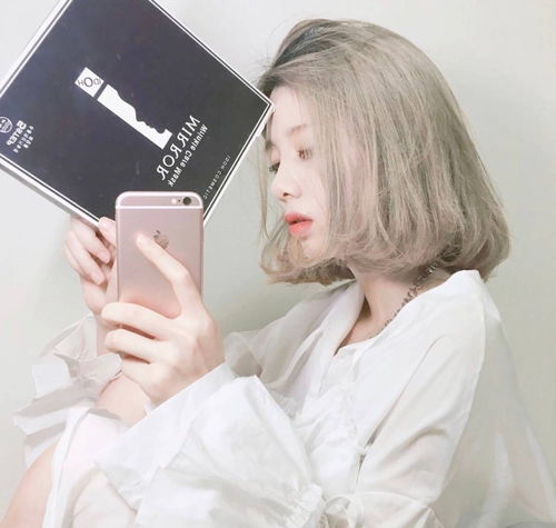  短发发型内扣染发个性韩系