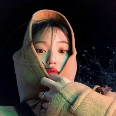  女生可爱嘟嘴头像