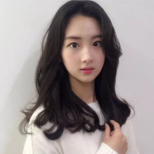  小姐姐长发卷