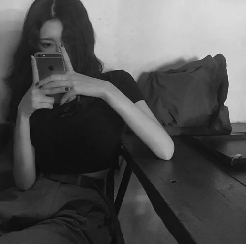 黑白高级感不露脸的头像