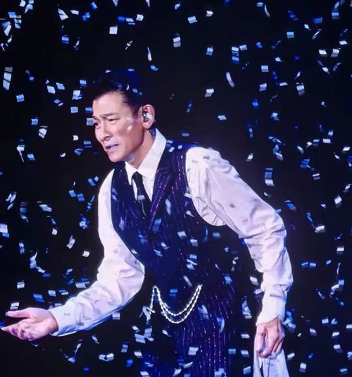  孟晚舟现身华仔演唱会,素颜出席气质惊艳,刘德华再次代言华为