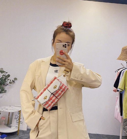  这还是吴昕吗3套镜面穿搭告诉你啥是高级搭配,这小妞真洋气