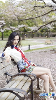 宛若仙子angelababy与樱花为伴少女感爆棚