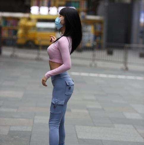  华丽优雅的打底裤减龄时髦有气质,清新的风格温婉可人,时尚精致