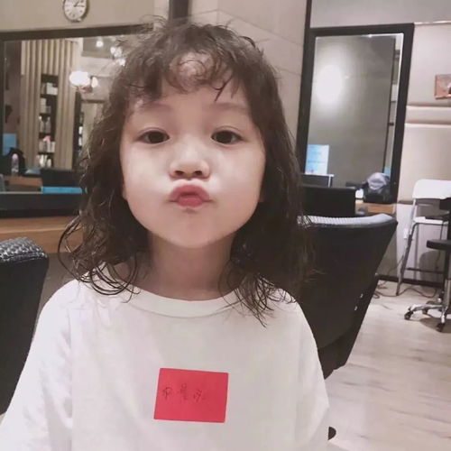  女生头像短不过善变