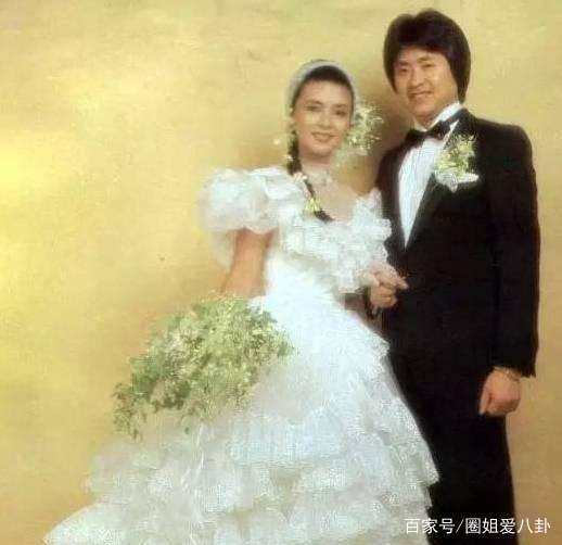  她是神雕侠侣中的小龙女,刘德华暗恋她多年,周润发为她自杀