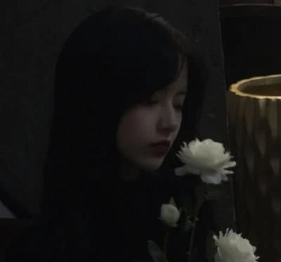  微丧氟西汀女头谢谢你的绝情,让我不再相信爱情