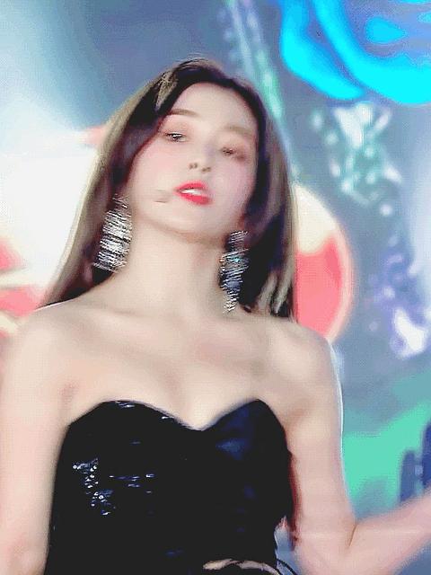  是不是骨相好的美女帅哥们都自带清冷气质呢