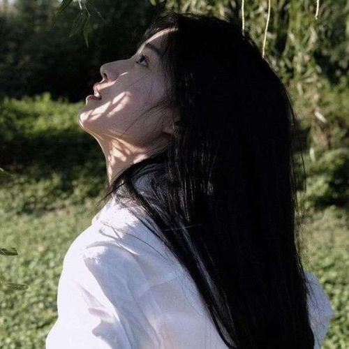  真人女生头像暧昧横行的时代不适合恋爱