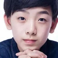  14岁的帅气少年图片十四岁帅气男孩儿的照片