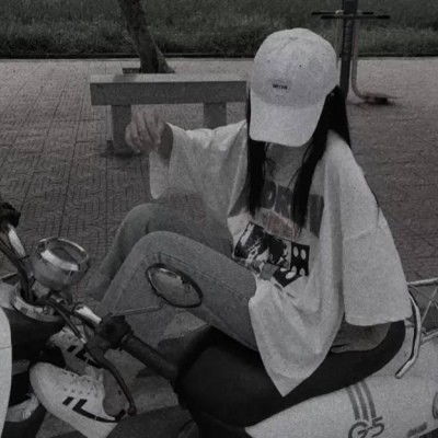  那些丧到极致的网名丧系女头